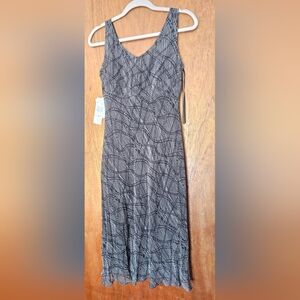 Elegant Black and Gray Patterned Dress